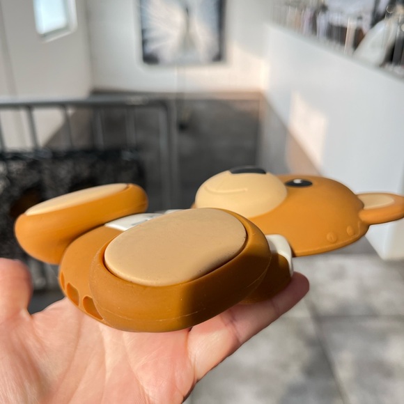 Moschino IPhone 5/5S case or just for decoration NWT - Picture 3 of 5